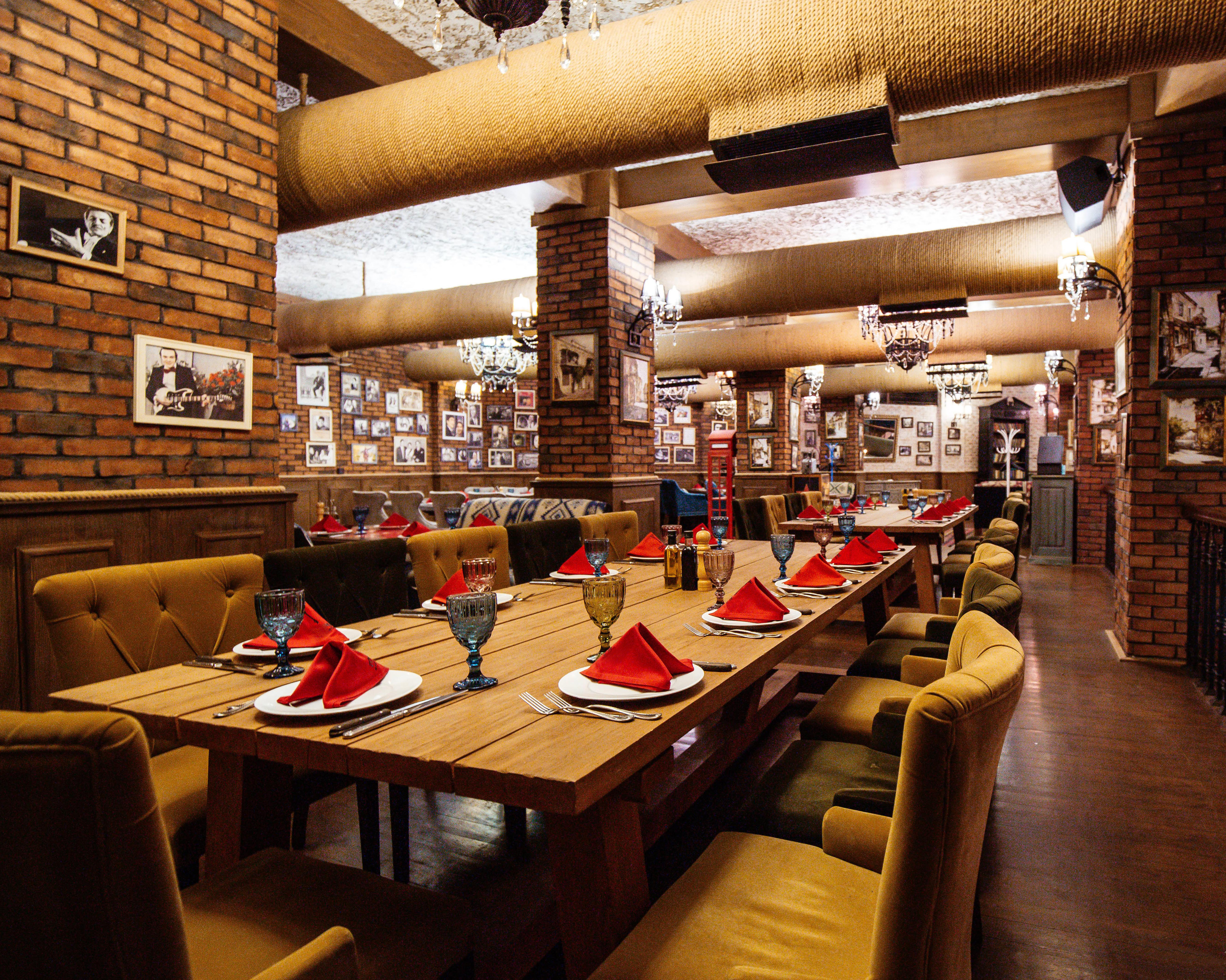 Hotels & Restaurants