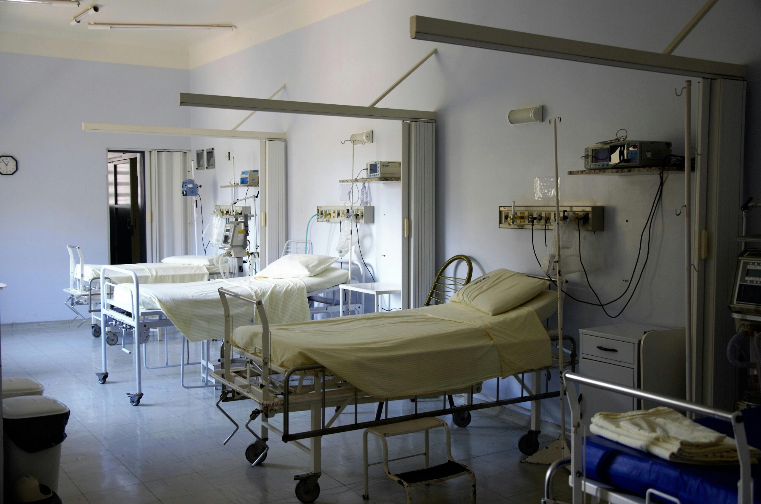 Hospitals & Clinics 